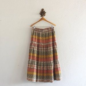 1970s Vintage Floral Bohemian Skirt